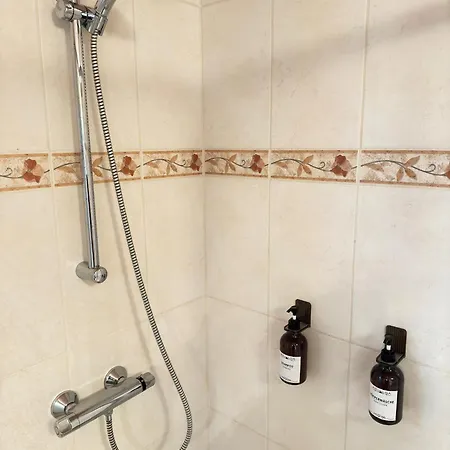 Faulpelz - Budget Mit Kueche, Badewanne, Parkplatz 3*