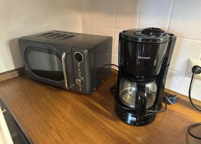 Faulpelz - Budget Mit Kueche, Badewanne ゲストハウス