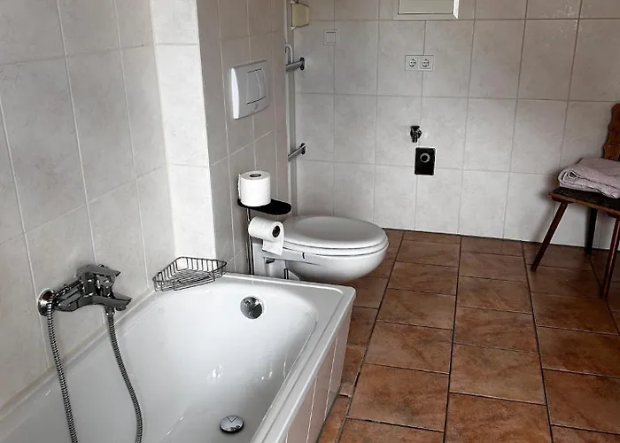 Faulpelz - Budget Mit Kueche, Badewanne ゲストハウス 3*