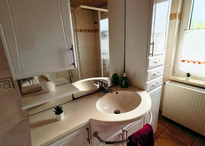 Faulpelz - Budget Mit Kueche, Badewanne ゲストハウス Niederorschel